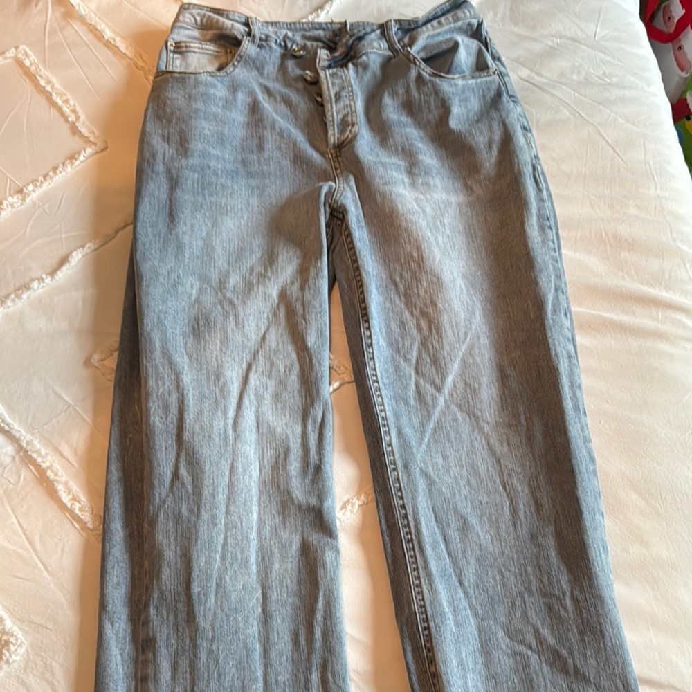 Blue Straight Leg Jeans with Classic Fit